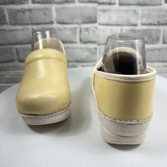 Dansko XP Professional Vegan Leather Women’s Size 39- US 8.5/9 Yellow Clogs - Picture 2 of 12